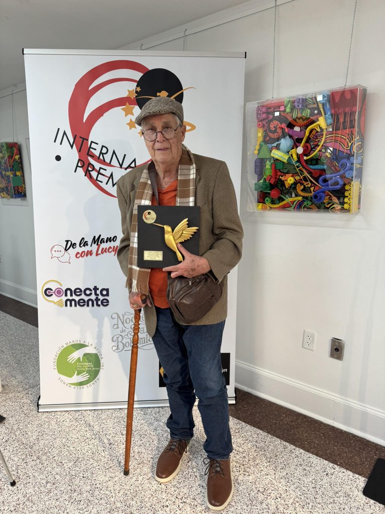 Poeta utuadeño Antonio Ramírez Córdova recibe Premio Internacional a la Excelencia Literaria 2025