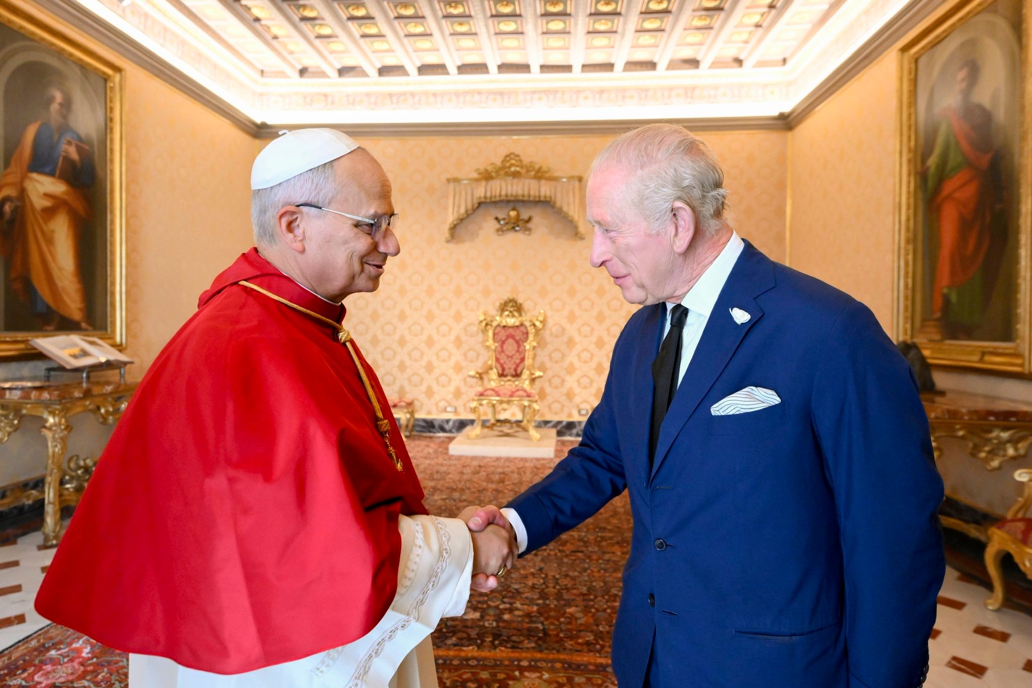 El Papa León y el Rey Carlos III en la Capilla Sixtina